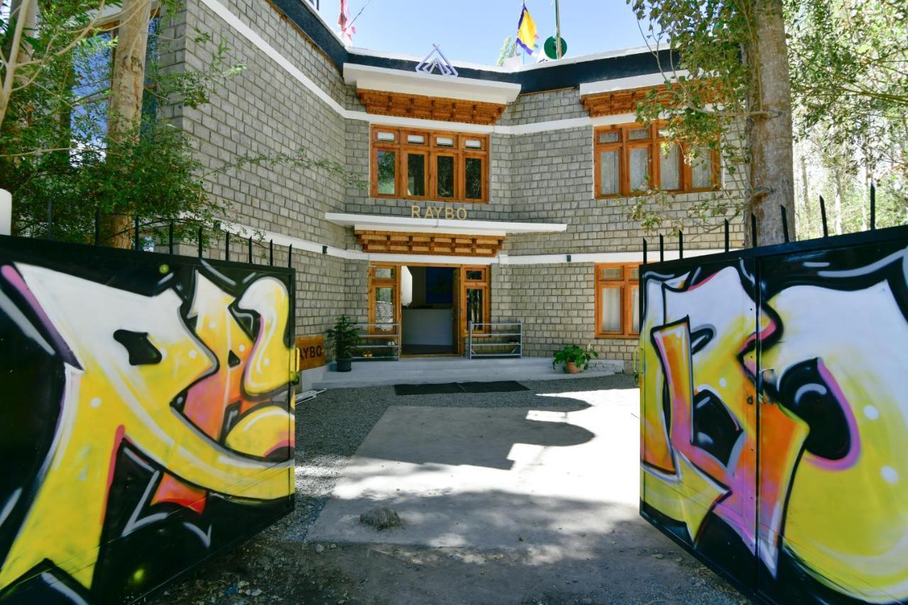 Raybo Hostel Leh Exterior foto